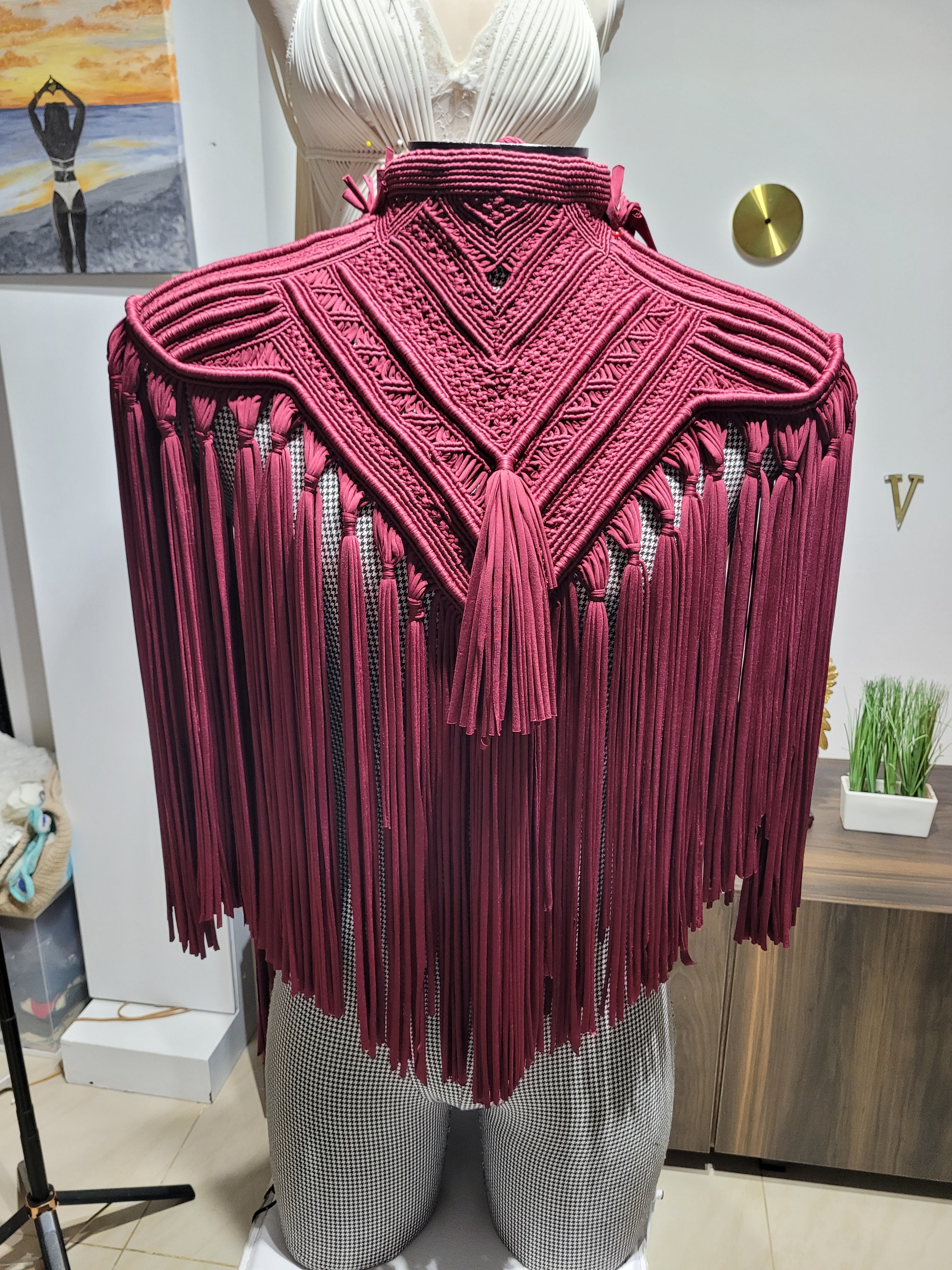 Unisex Emperor Cape Emperador